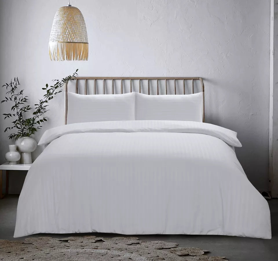 Funky Gadgets Double Duvet Cover Set White Microfiber Satin Stripe Duvet Cover Luxury Hotel Bedding Sets With Pillowcases Breathable Ultra Soft Reversible Quilt Covers. P 369639184