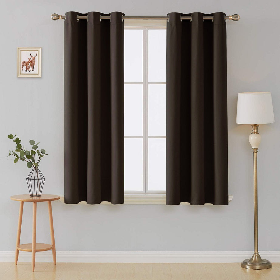  UV-protective blackout curtains
